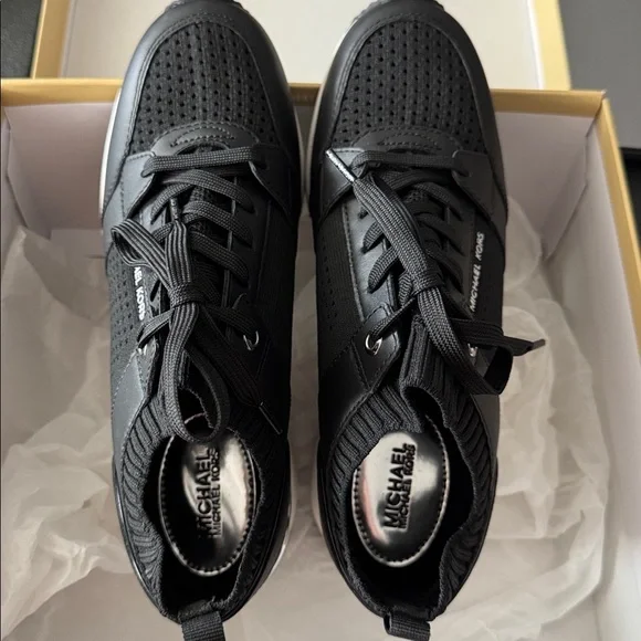 MICHAEL Michael Kors
Women's Georgie Knit Lace-Up Trainer Sneakers - Picture 6 of 9